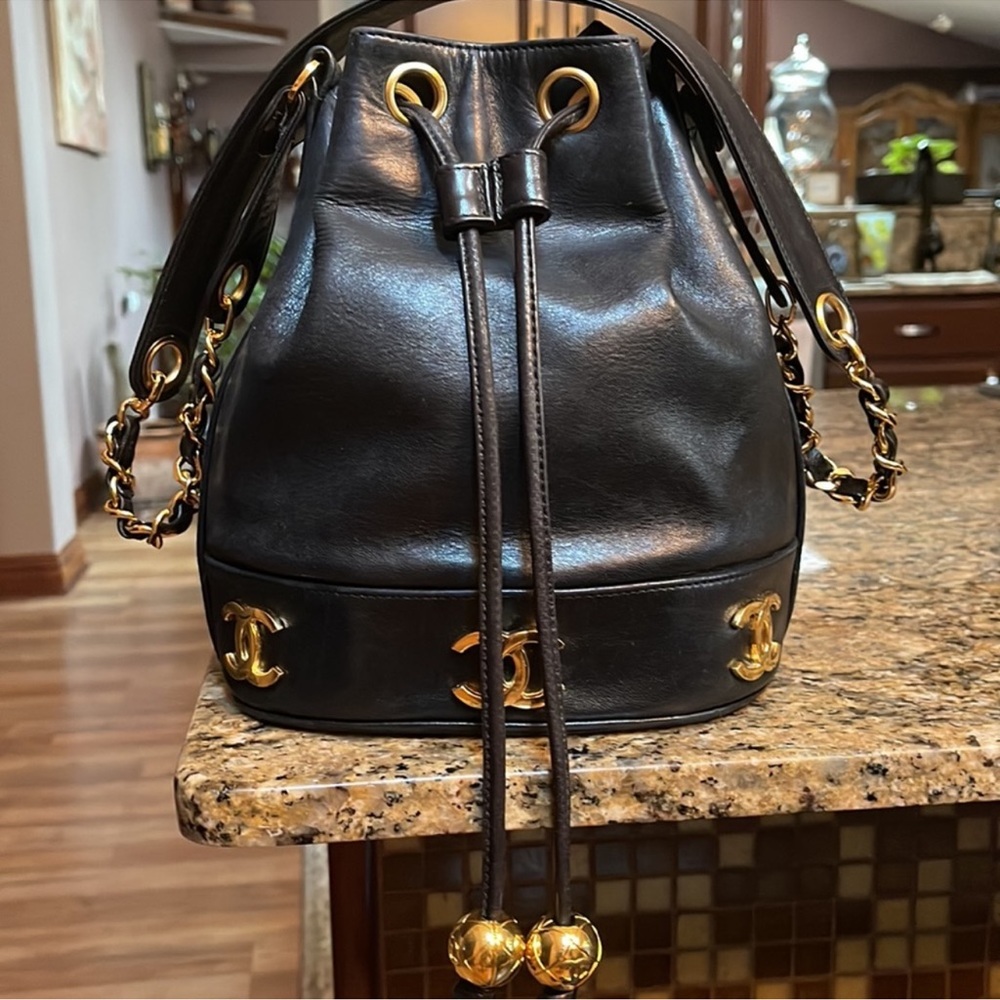 🔥🔥🔥 Chanel Vintage CC Gold Metal Bucket Bag